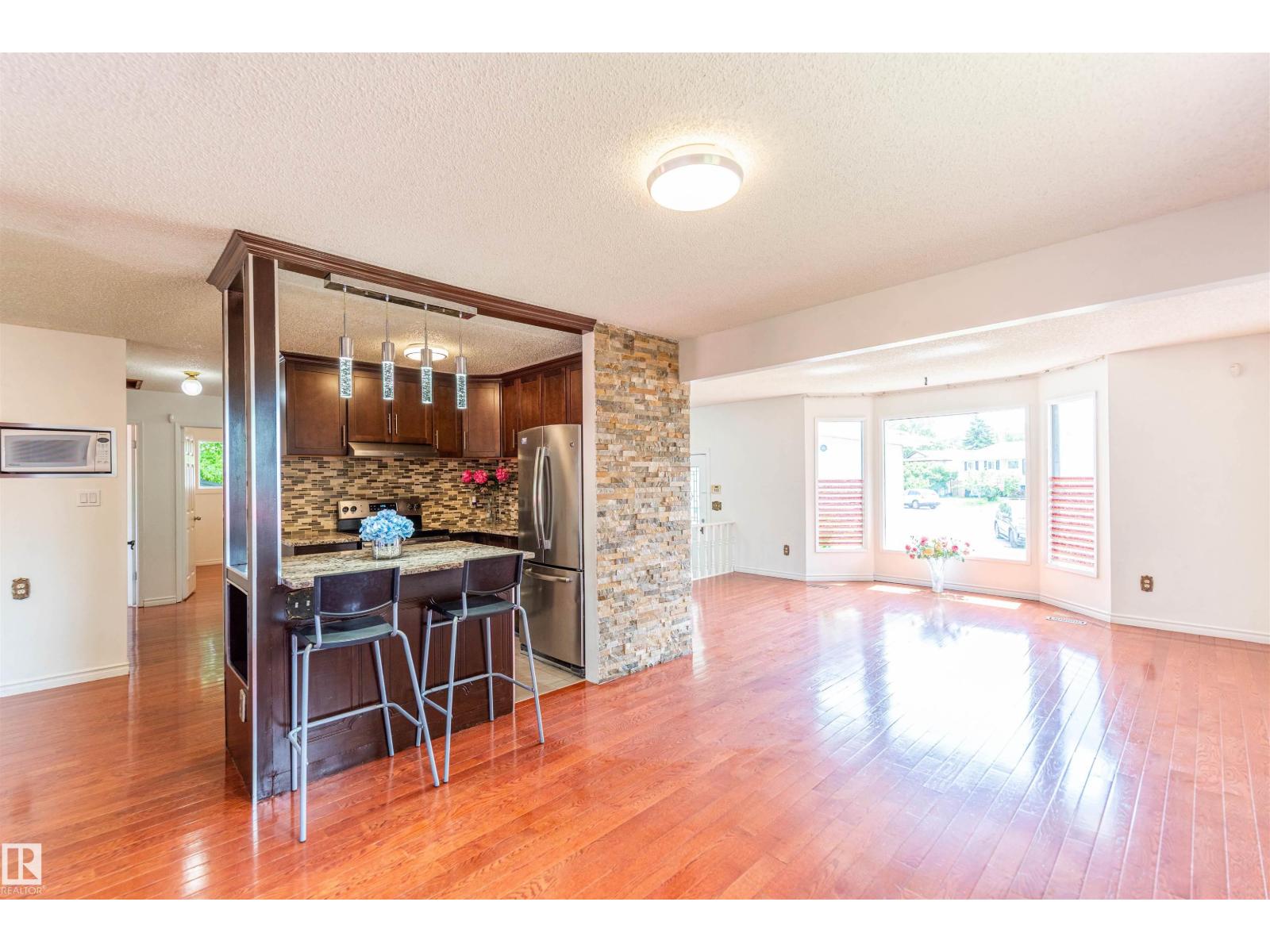 16524 116 St Nw, Edmonton, Alberta  T5X 3T8 - Photo 13 - E4500261