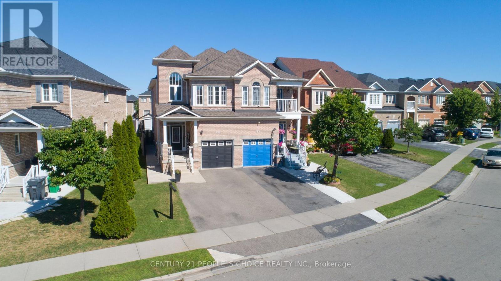 8 CALM WATERS CRESCENT, Brampton, Ontario