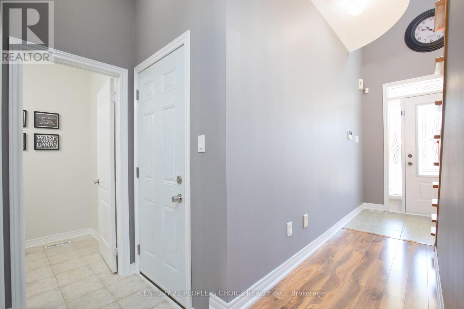 8 Calm Waters Crescent, Brampton, Ontario  L6V 4R9 - Photo 4 - W13626080