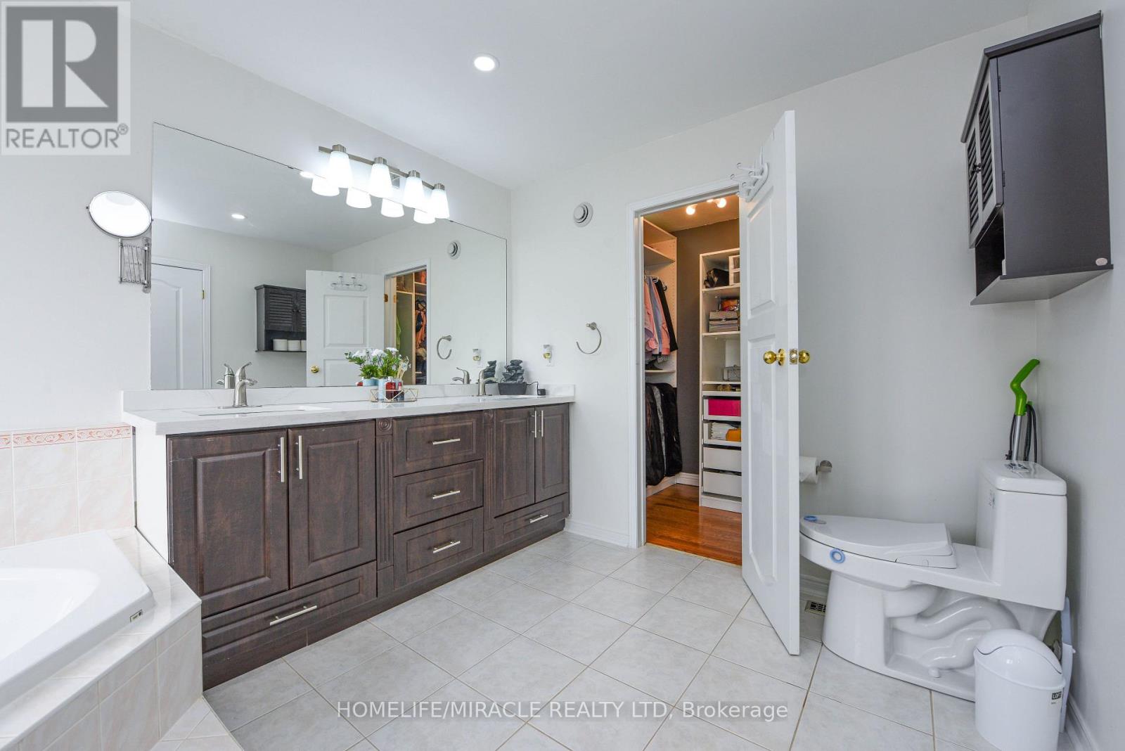 113 Seclusion Crescent, Brampton, Ontario  L6R 1K8 - Photo 35 - W13626196