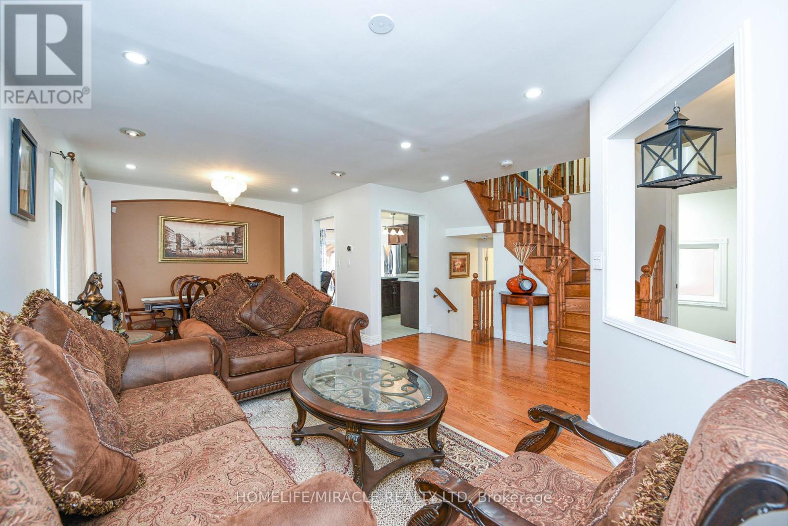 113 Seclusion Crescent, Brampton, Ontario  L6R 1K8 - Photo 5 - W13626196