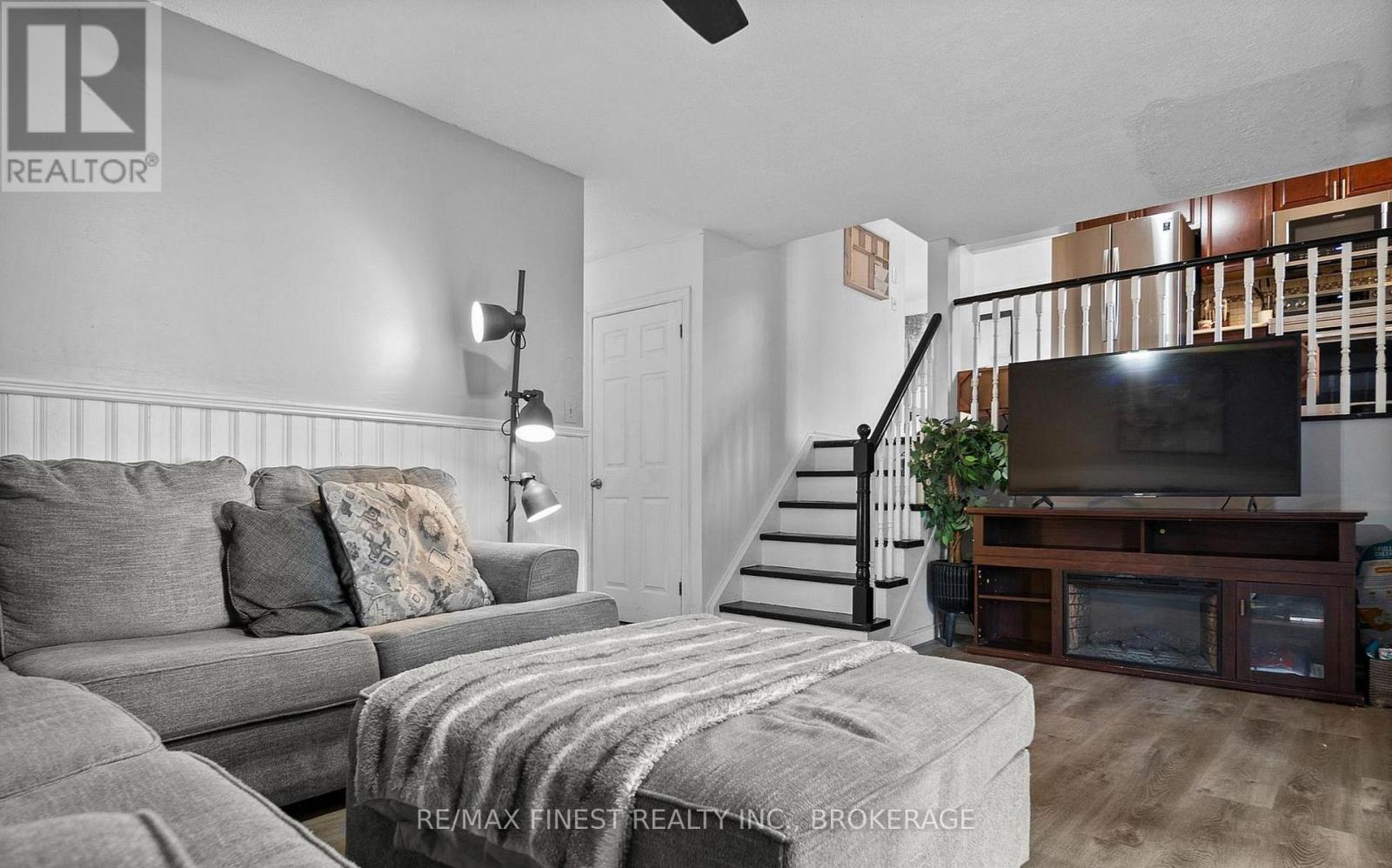 66 Nicholson Crescent, Loyalist, Ontario  K7N 1X1 - Photo 16 - X13592072