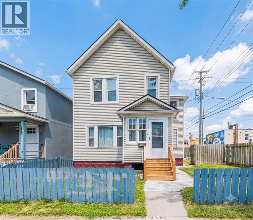 576 Janette, Windsor, Ontario N9A 4Z5 - Photo 2 - 26017466