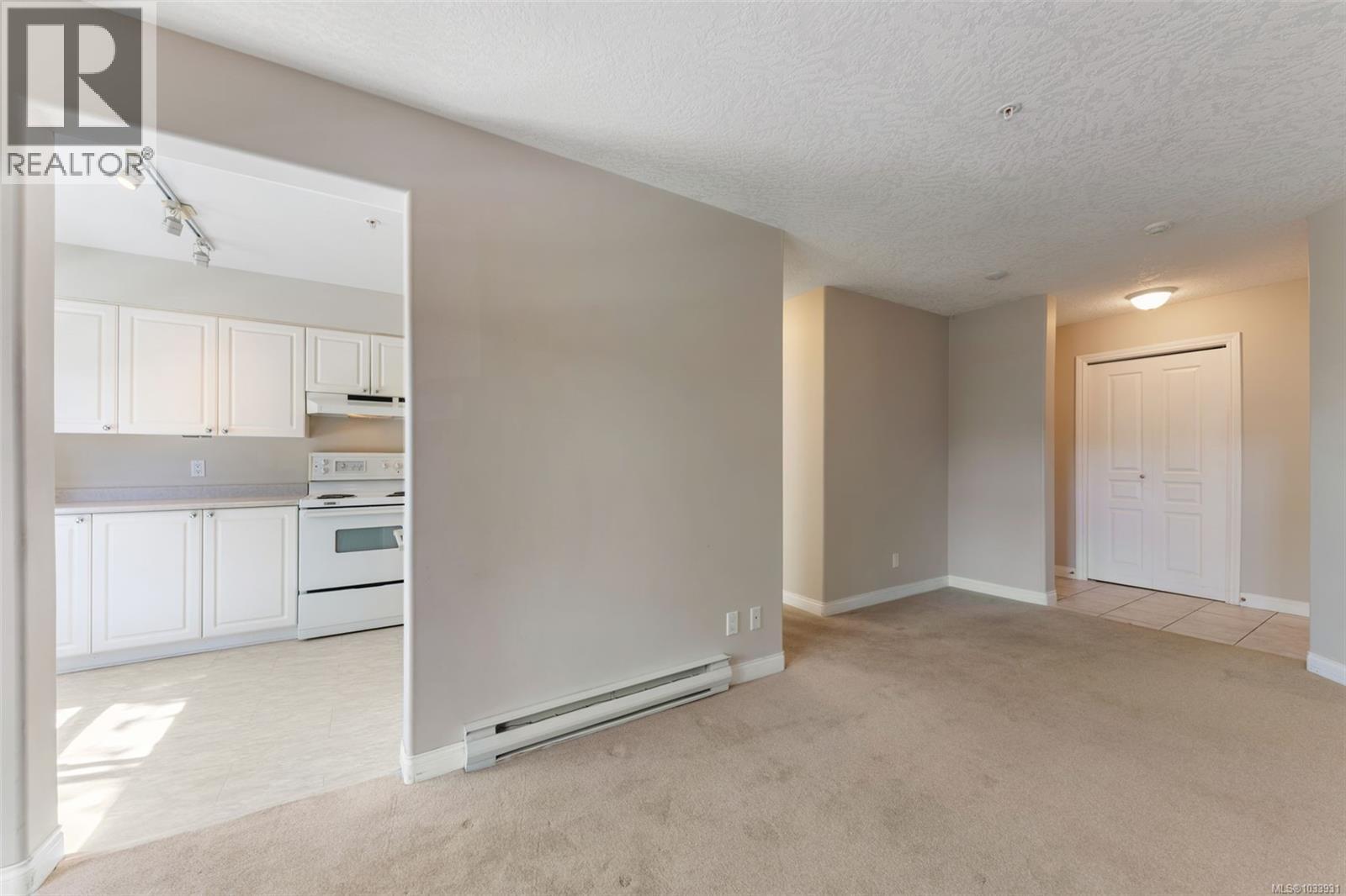 204 1580 Christmas Ave, Saanich, British Columbia  V8P 2X2 - Photo 9 - 1033931