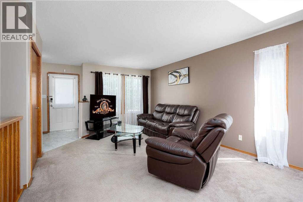 55 Edgewood Drive, Camrose, Alberta  T4V 4Z3 - Photo 3 - A2320983
