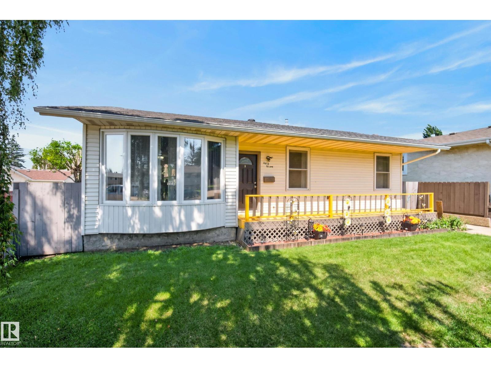3612 18 Av NW, Edmonton, Alberta  T6L 3C2 - Photo 3 - E4501612