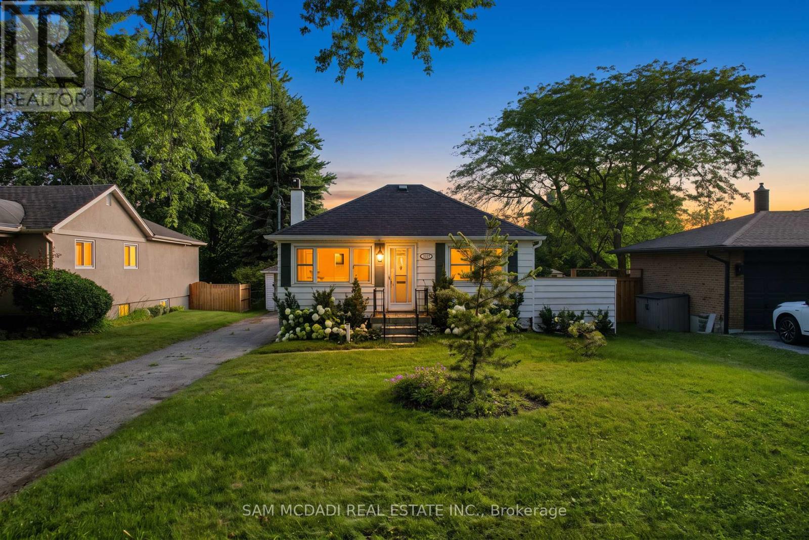 1088 Cherriebell Road, Mississauga, Ontario  L5E 2R3 - Photo 3 - W13603604