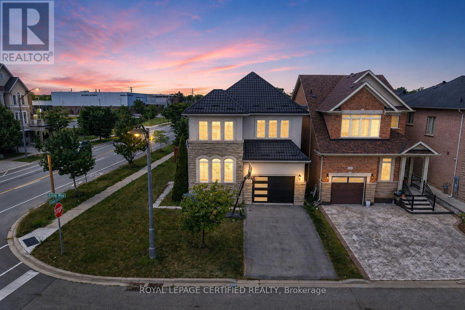 2561 GRAND OAK TRAIL, Oakville, Ontario