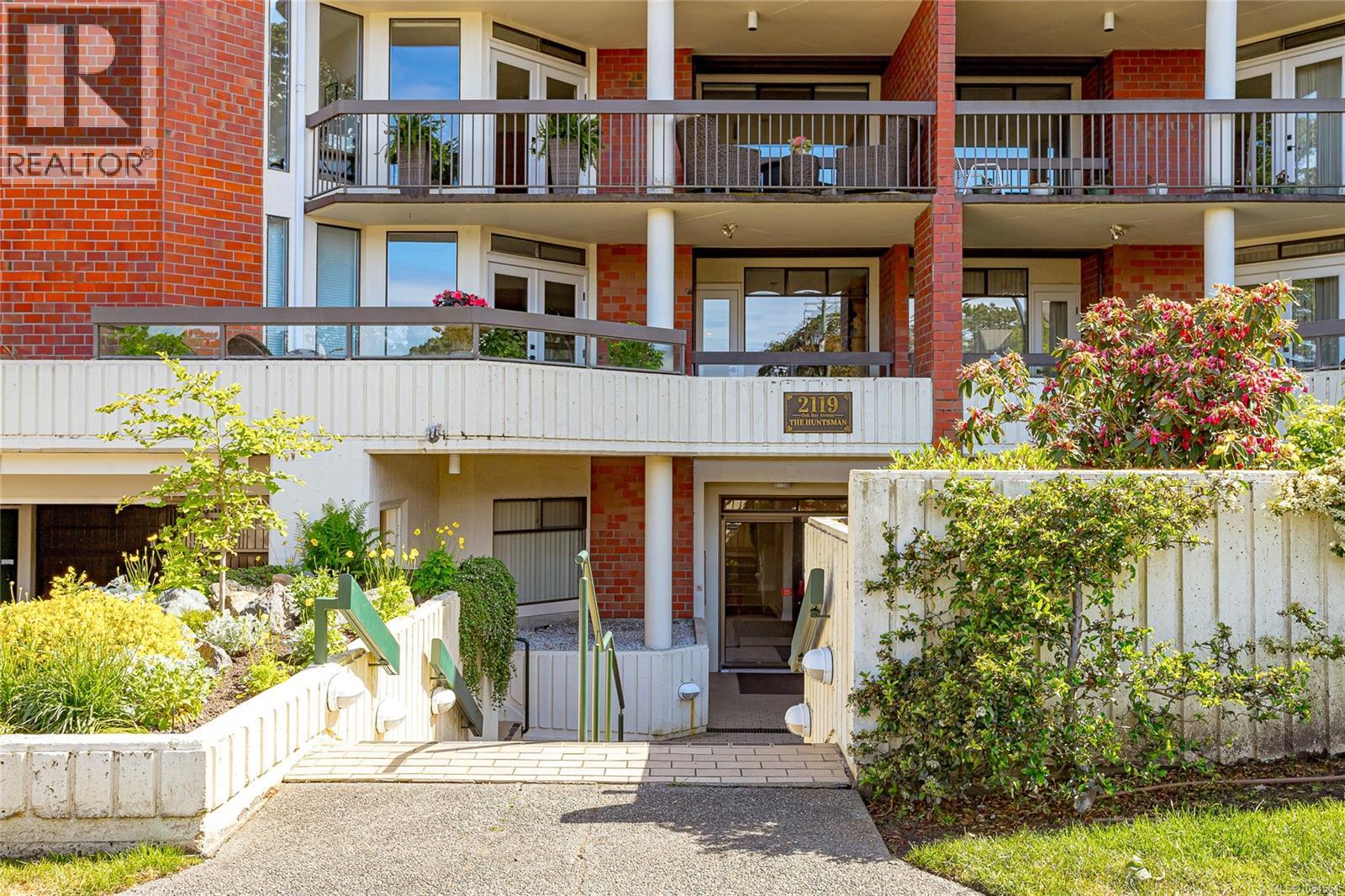 204 2119 Oak Bay Ave, Oak Bay, British Columbia  V8R 1E8 - Photo 4 - 1034564