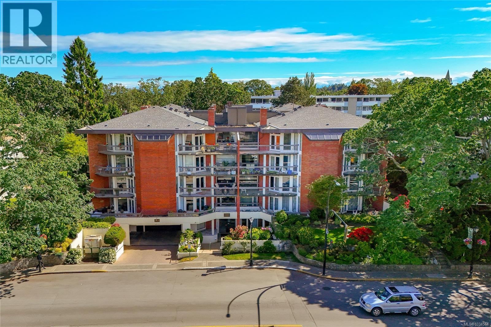 204 2119 Oak Bay Ave, Oak Bay, British Columbia  V8R 1E8 - Photo 3 - 1034564