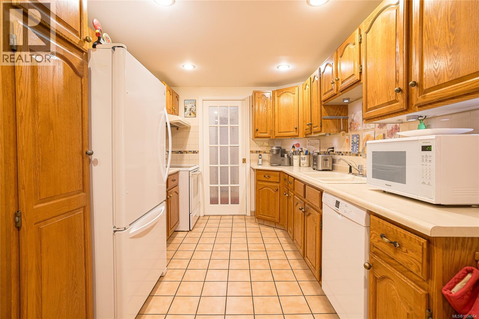 204 2119 Oak Bay Ave, Oak Bay, British Columbia  V8R 1E8 - Photo 21 - 1034564