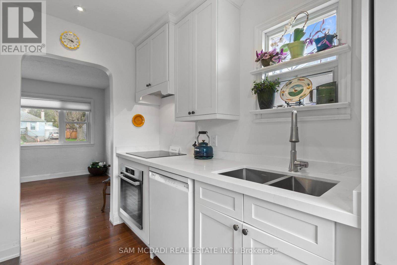 1088 Cherriebell Road, Mississauga, Ontario  L5E 2R3 - Photo 7 - W13603604