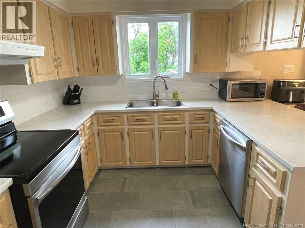 4 Emile-Simard Avenue, Edmundston, New Brunswick  E3V 3P9 - Photo 3 - NB145148