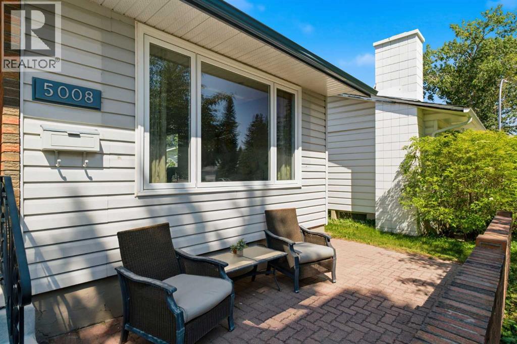 5008 Valiant Drive NW, Calgary, Alberta  T3A 0Y5 - Photo 2 - A2332704