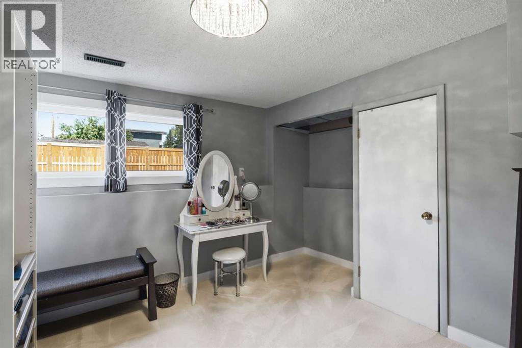 5008 Valiant Drive NW, Calgary, Alberta  T3A 0Y5 - Photo 29 - A2332704