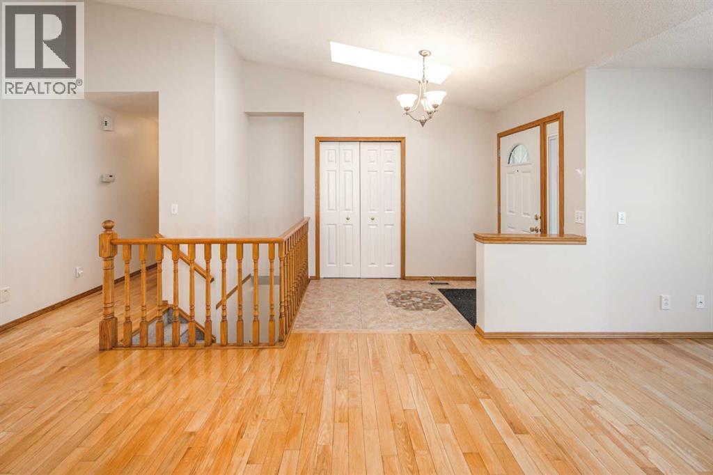 149 Sceptre Court NW, Calgary, Alberta  T3L 1X9 - Photo 11 - A2313686