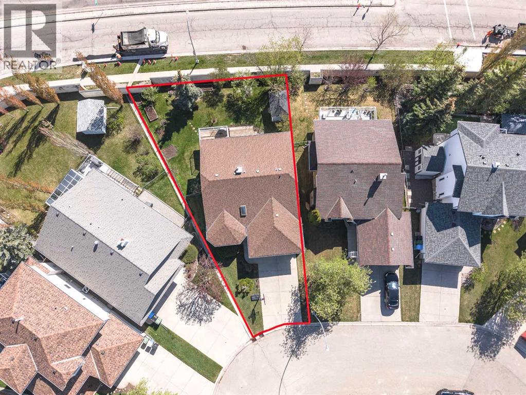 149 Sceptre Court NW, Calgary, Alberta  T3L 1X9 - Photo 2 - A2313686