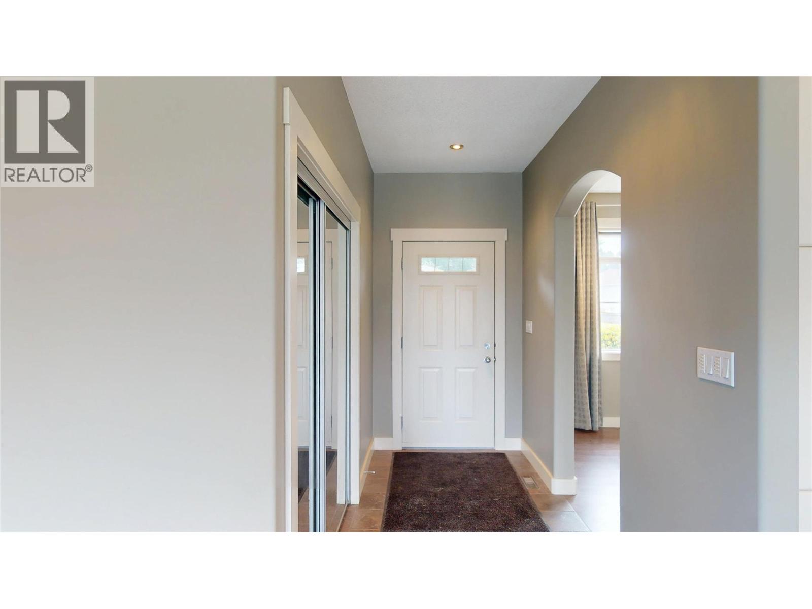 1631 Mt. Pyramid Crescent, Cranbrook, British Columbia  V1C 6K8 - Photo 3 - 10394931