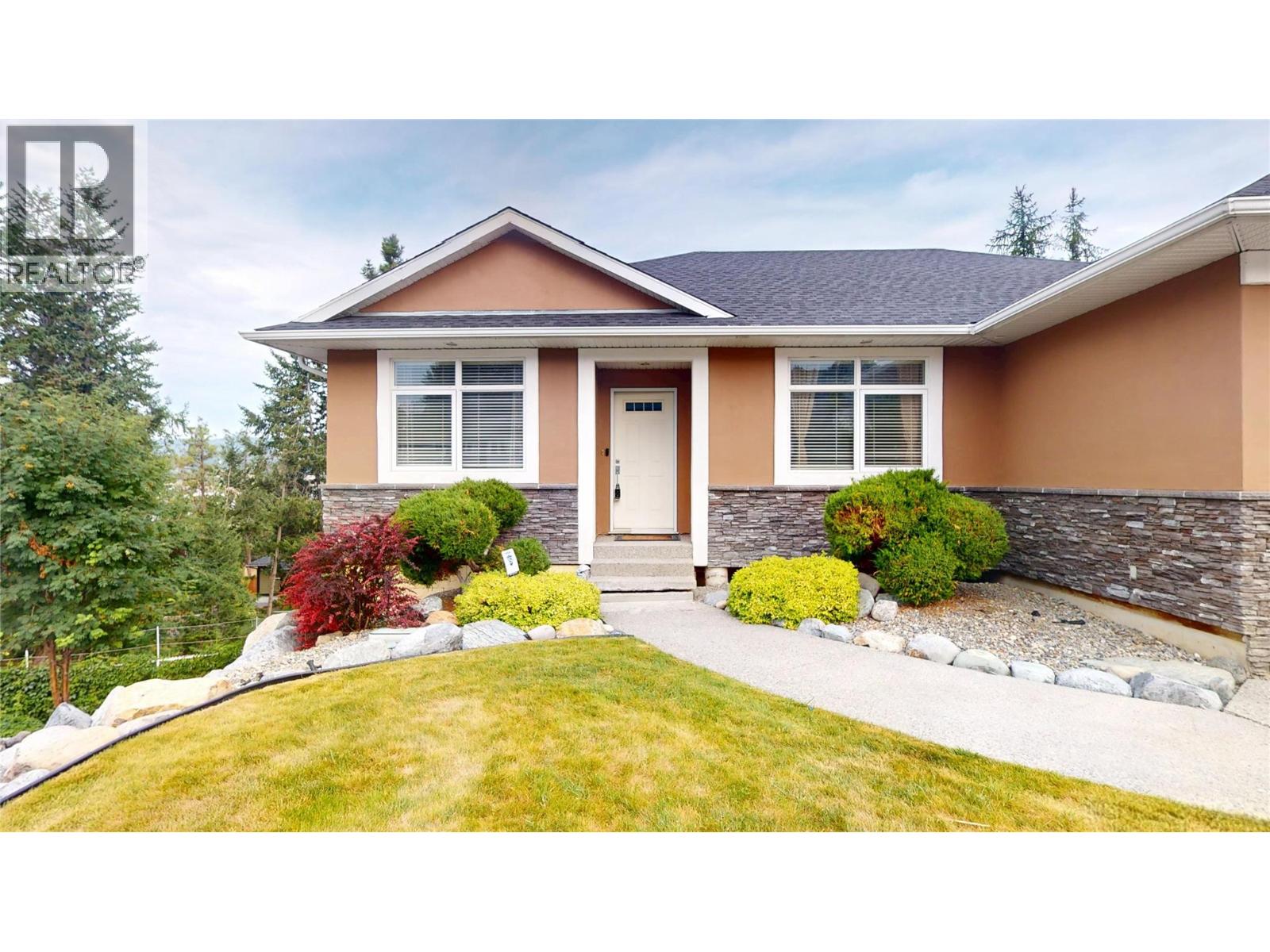 1631 Mt. Pyramid Crescent, Cranbrook, British Columbia  V1C 6K8 - Photo 2 - 10394931
