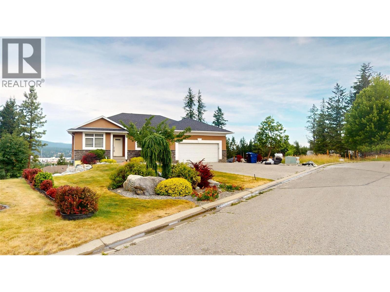 1631 Mt. Pyramid Crescent, Cranbrook, British Columbia  V1C 6K8 - Photo 1 - 10394931