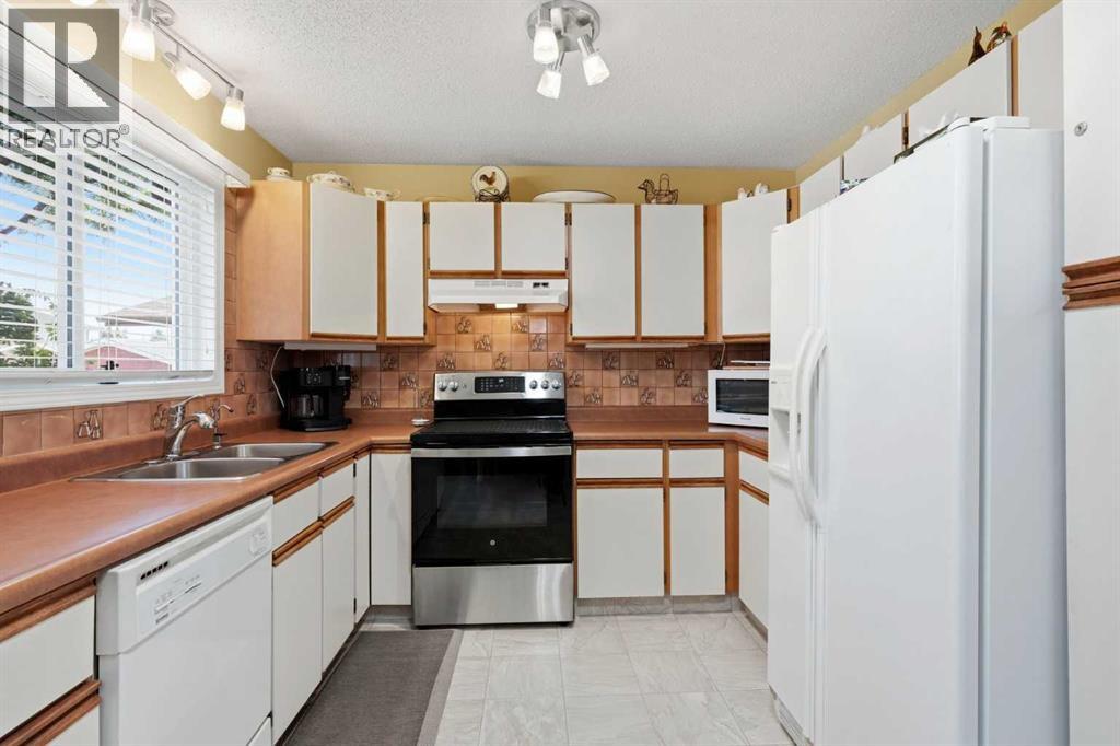 5616 45th Street, Innisfail, Alberta  T4G 1S7 - Photo 11 - A2333842