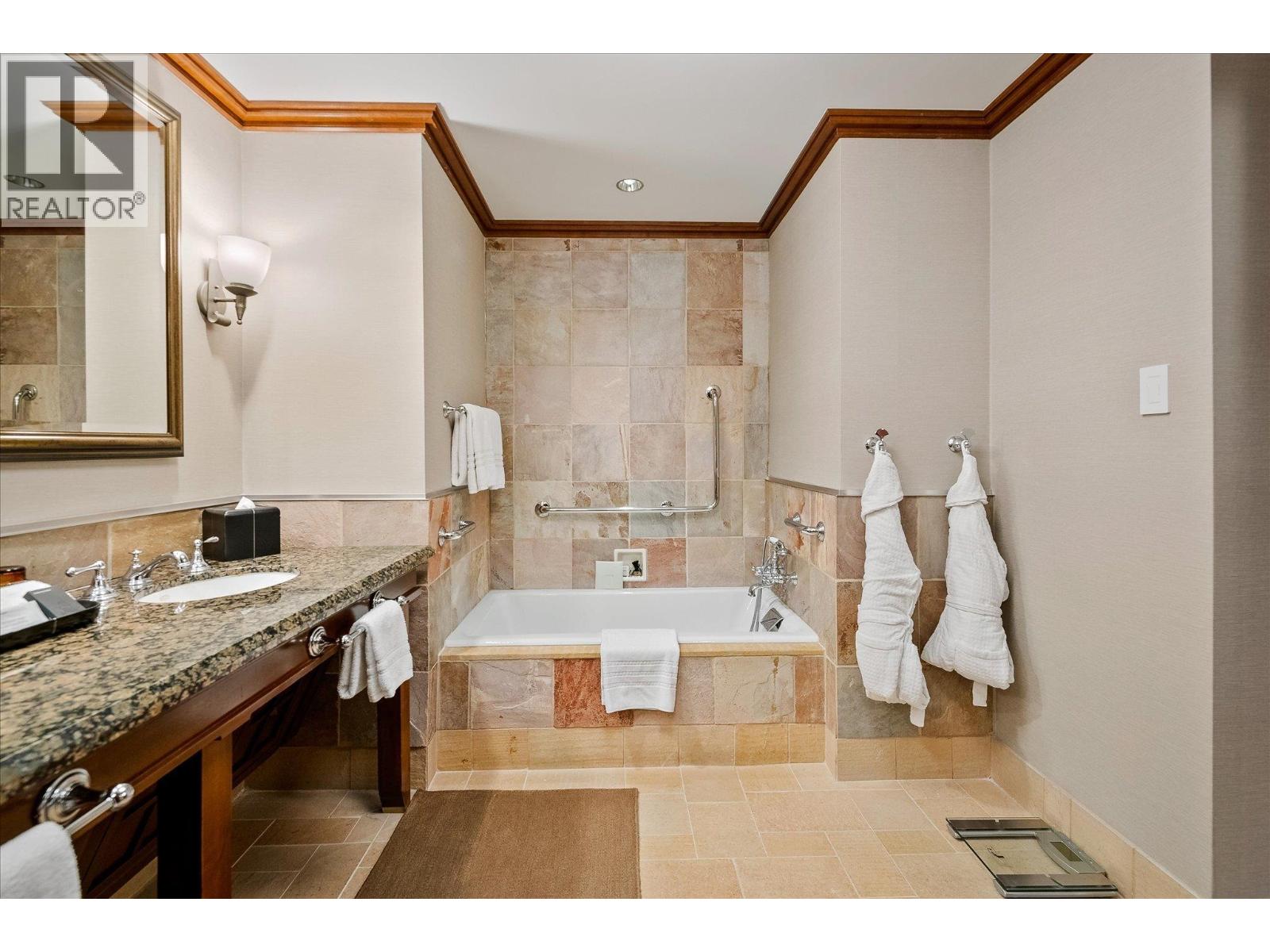 518 4591 Blackcomb Way, Whistler, British Columbia  V8E 0Y4 - Photo 11 - R3151603