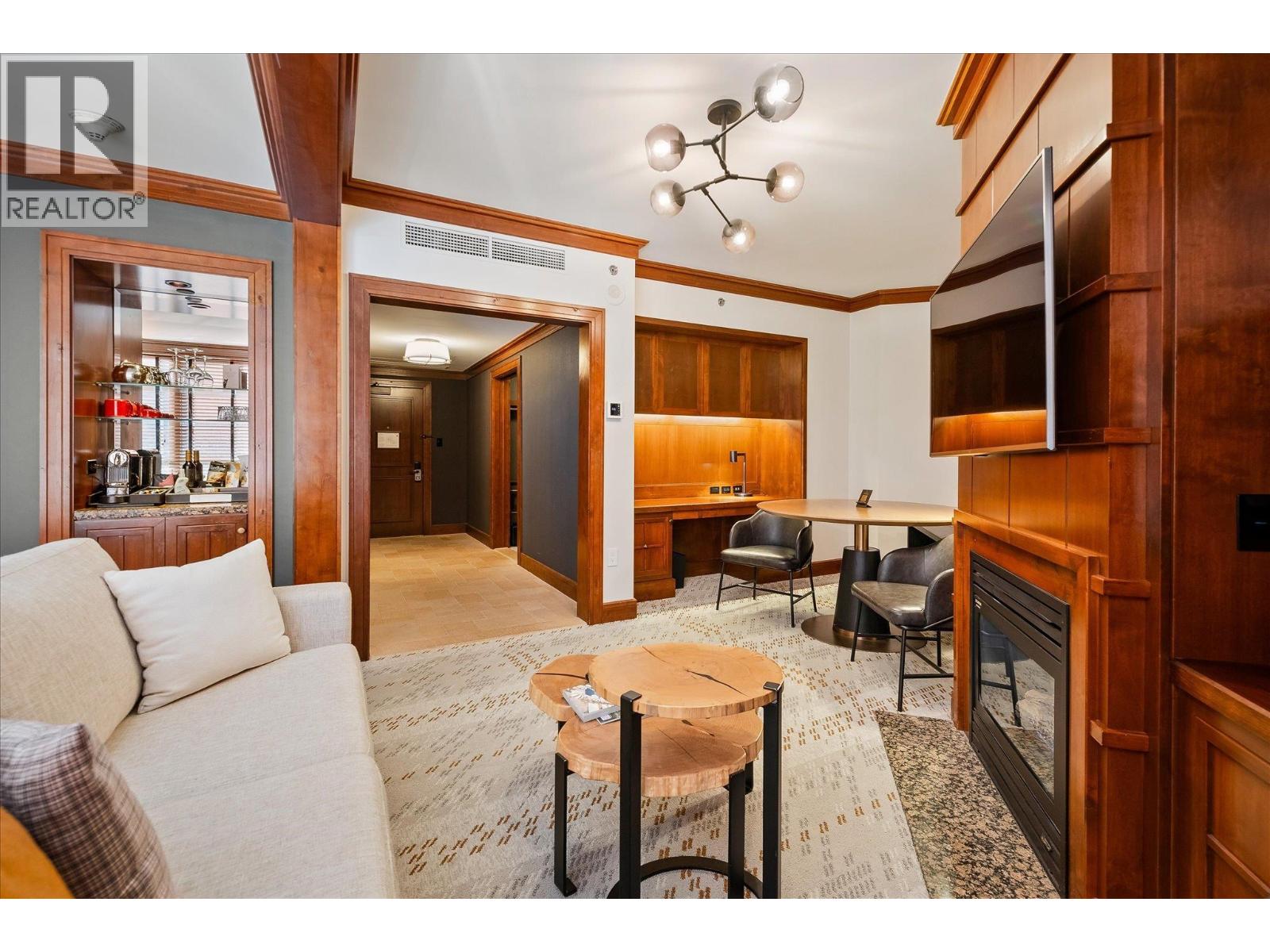 518 4591 Blackcomb Way, Whistler, British Columbia  V8E 0Y4 - Photo 6 - R3151603