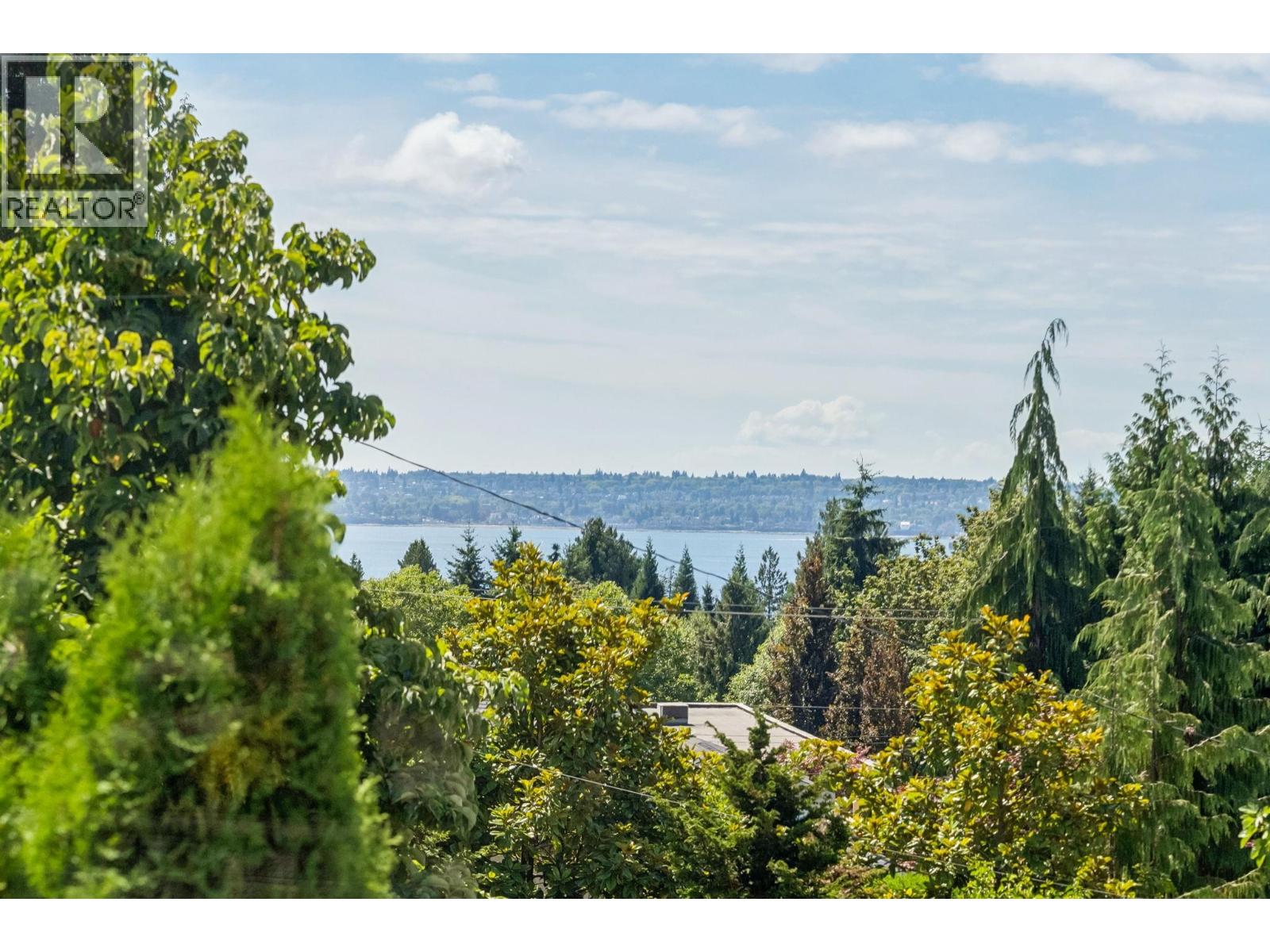 1768 Ottawa Place, West Vancouver, British Columbia  V7V 2T7 - Photo 4 - R3151608