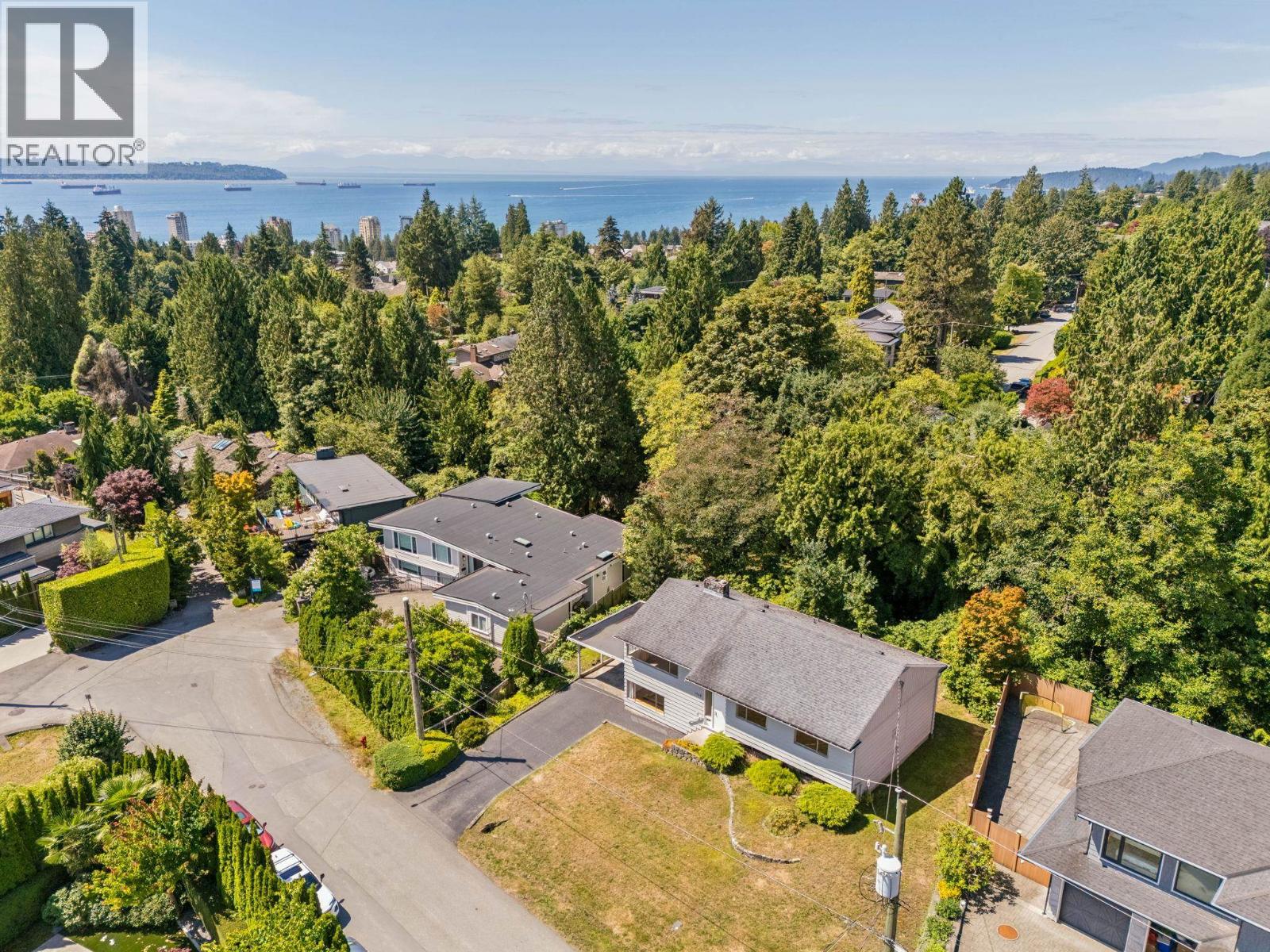 1768 Ottawa Place, West Vancouver, British Columbia  V7V 2T7 - Photo 6 - R3151608