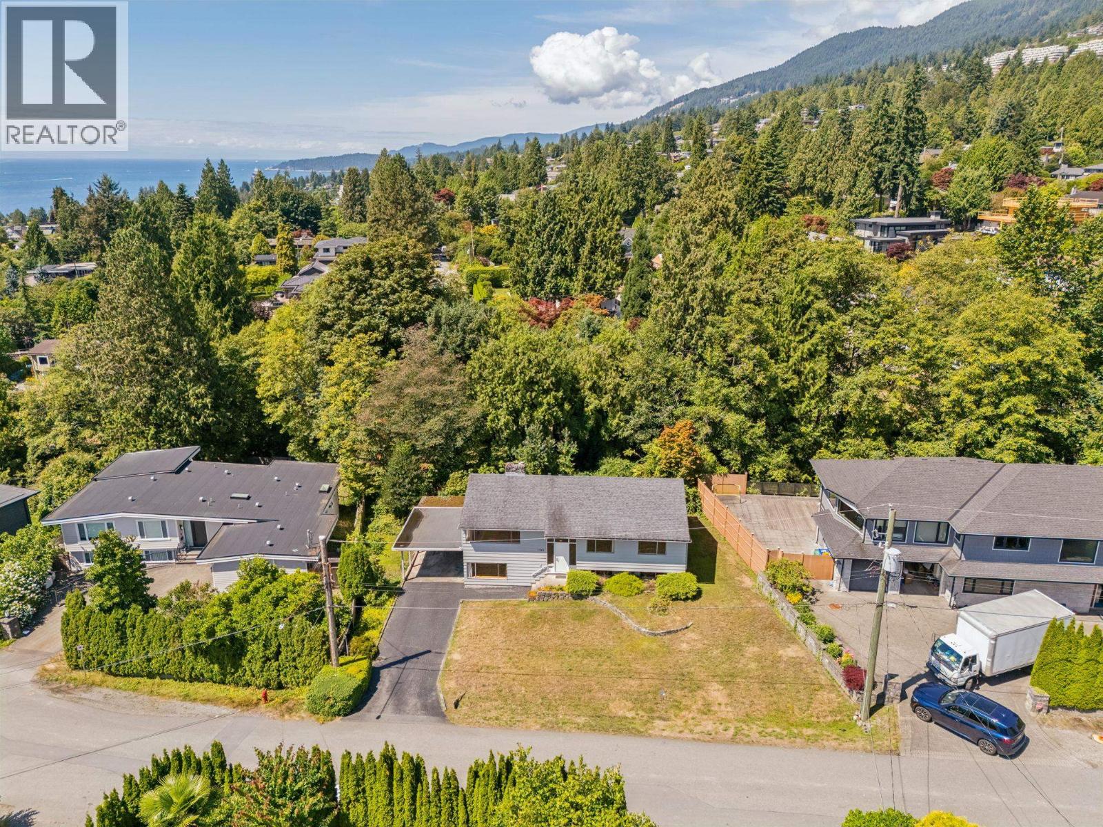 1768 Ottawa Place, West Vancouver, British Columbia  V7V 2T7 - Photo 7 - R3151608