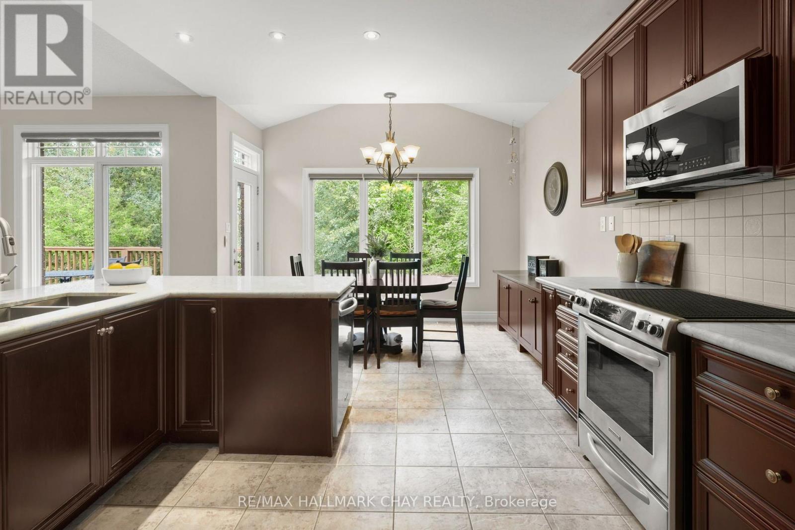 34 Tuscany Grande, New Tecumseth, Ontario  L9R 0E2 - Photo 10 - N13626258