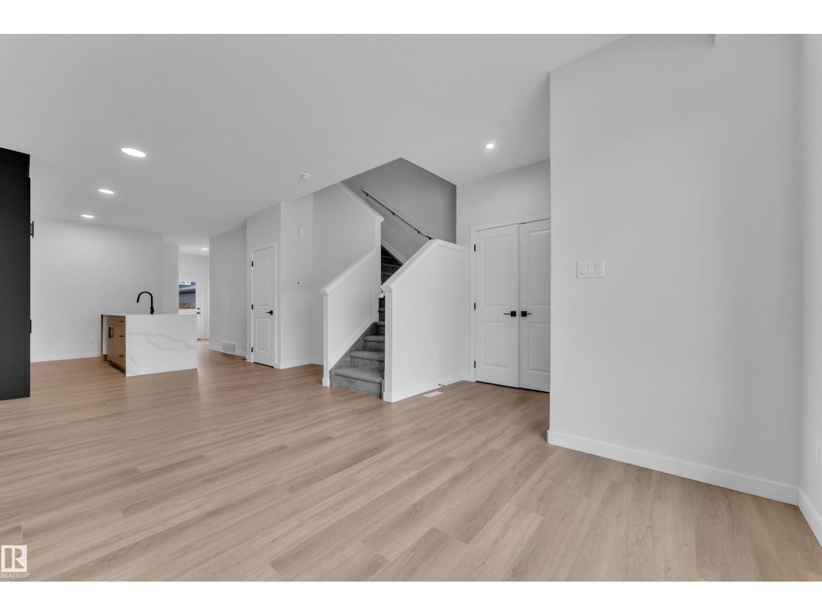 6371 King Wd SW, Edmonton, Alberta  T6W 5J3 - Photo 5 - E4501623
