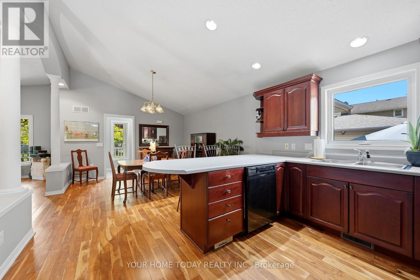 16 Normandy Boulevard, Halton Hills, Ontario  L7G 1W1 - Photo 17 - W13626256