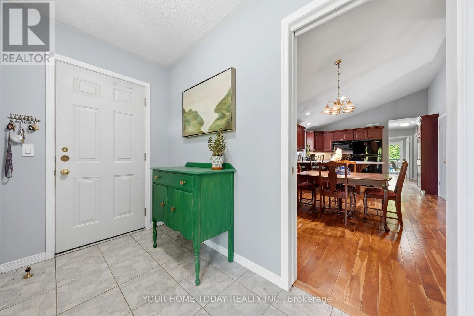 16 Normandy Boulevard, Halton Hills, Ontario  L7G 1W1 - Photo 5 - W13626256
