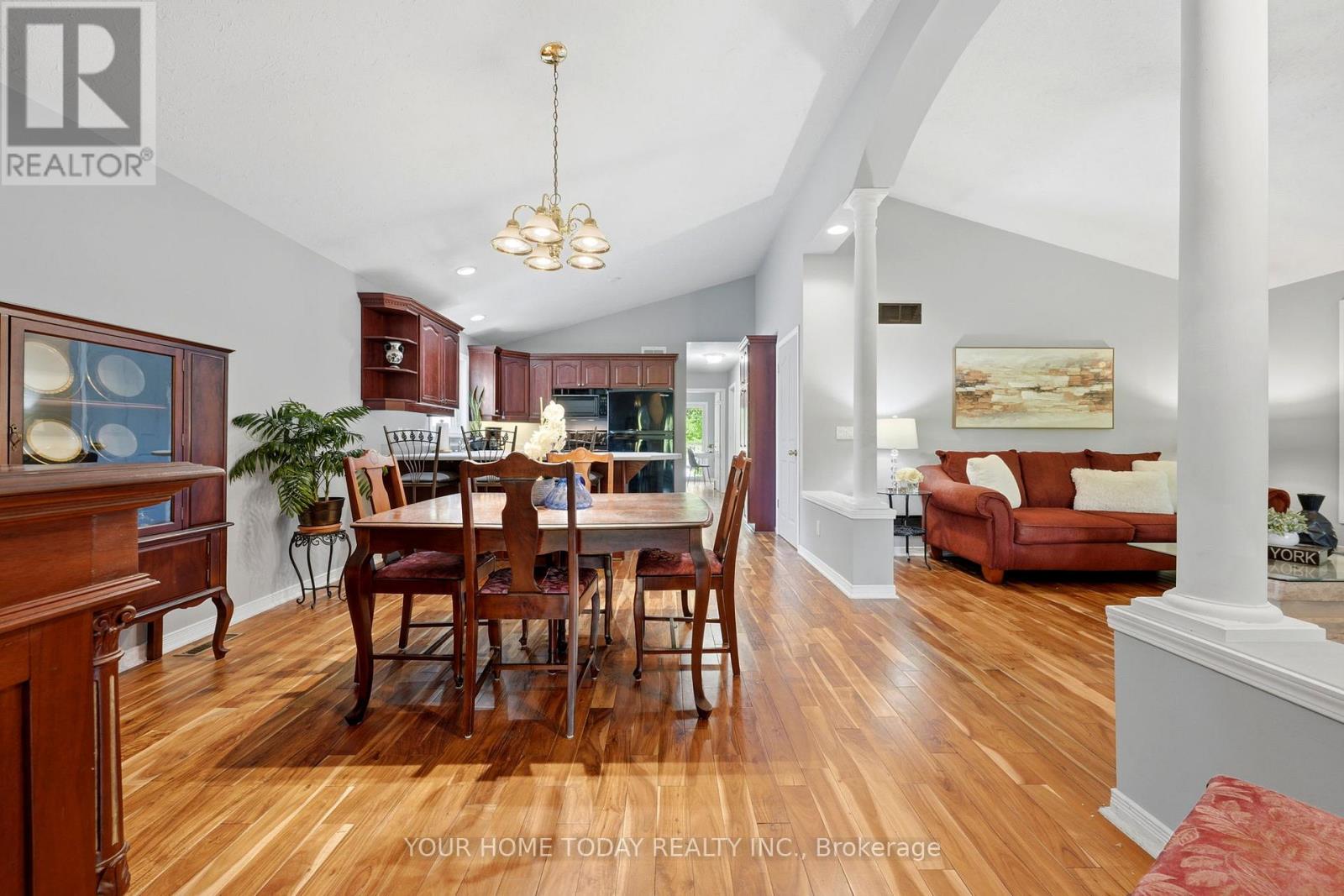 16 Normandy Boulevard, Halton Hills, Ontario  L7G 1W1 - Photo 6 - W13626256