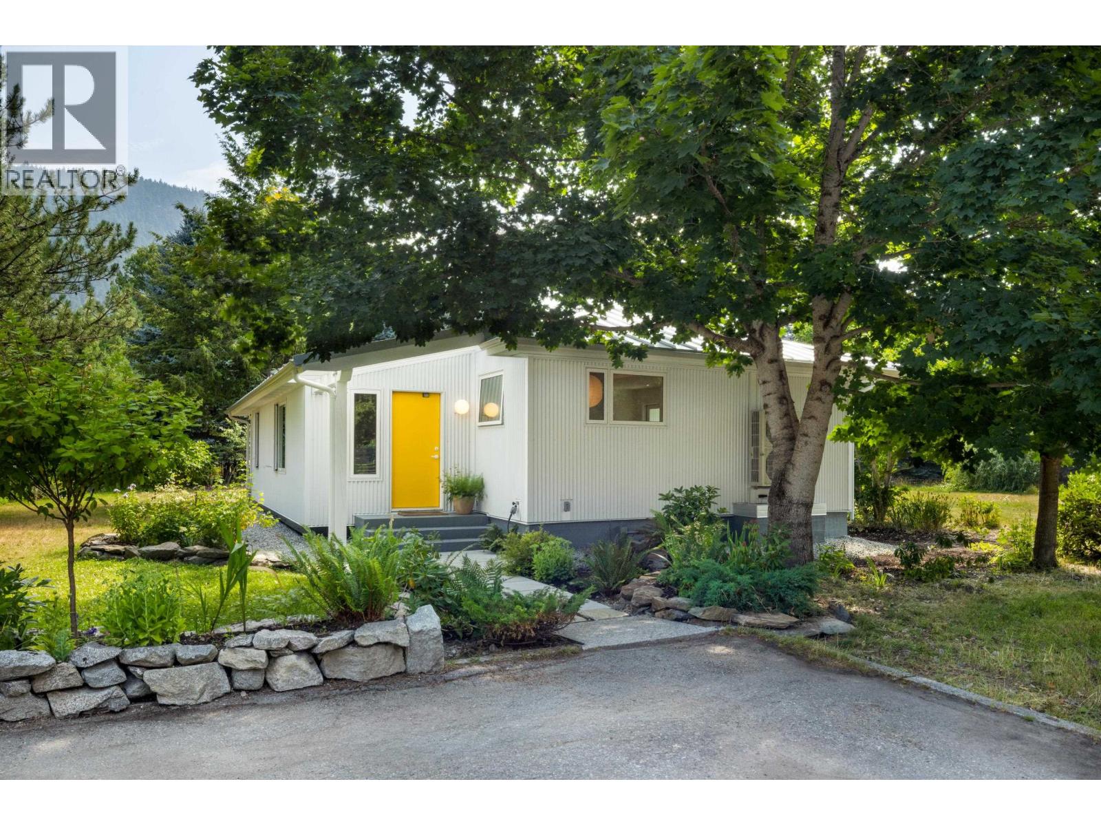 7614 Pemberton Meadows Road, Pemberton, British Columbia  V0N 2L0 - Photo 27 - R3147719