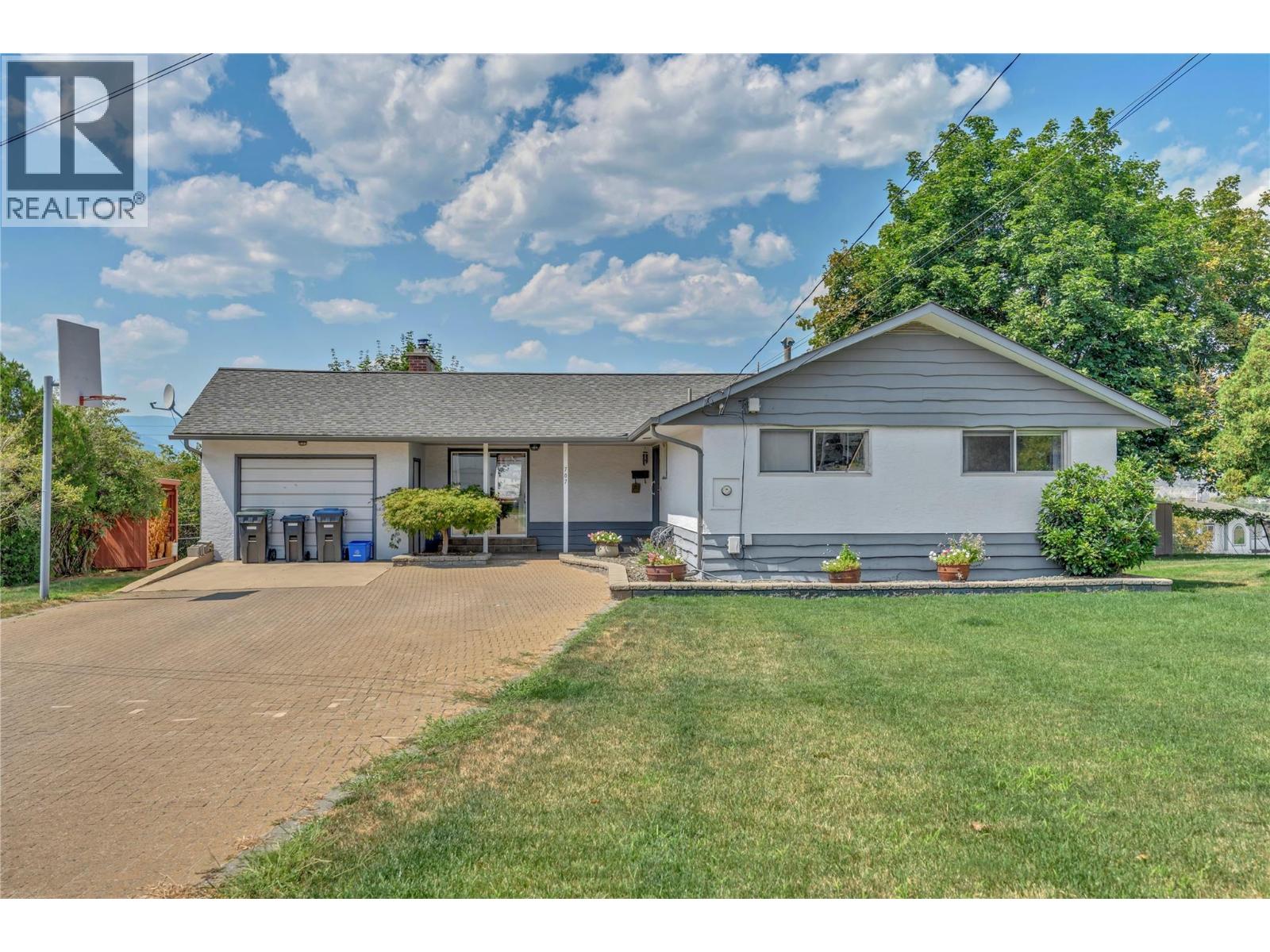 707 Ross Avenue, Penticton, British Columbia