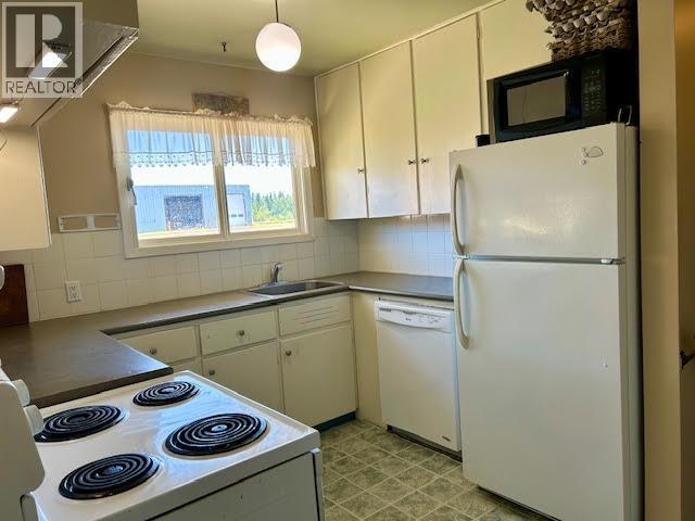 7504 Old Alaska Highway, Fort Nelson, British Columbia  V0C 1R0 - Photo 24 - C8080905