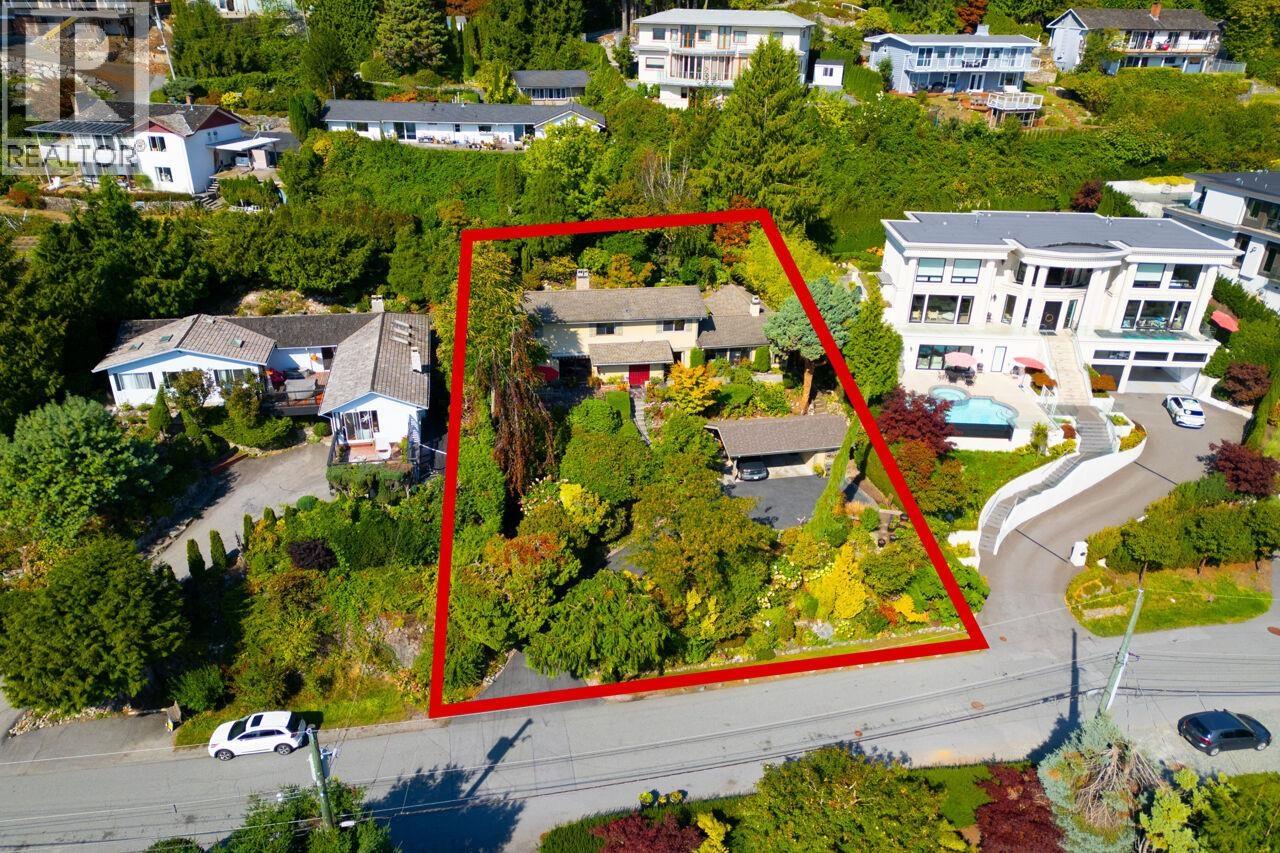 560 Craigmohr Drive, West Vancouver, British Columbia  V7S 1W9 - Photo 8 - R3151456