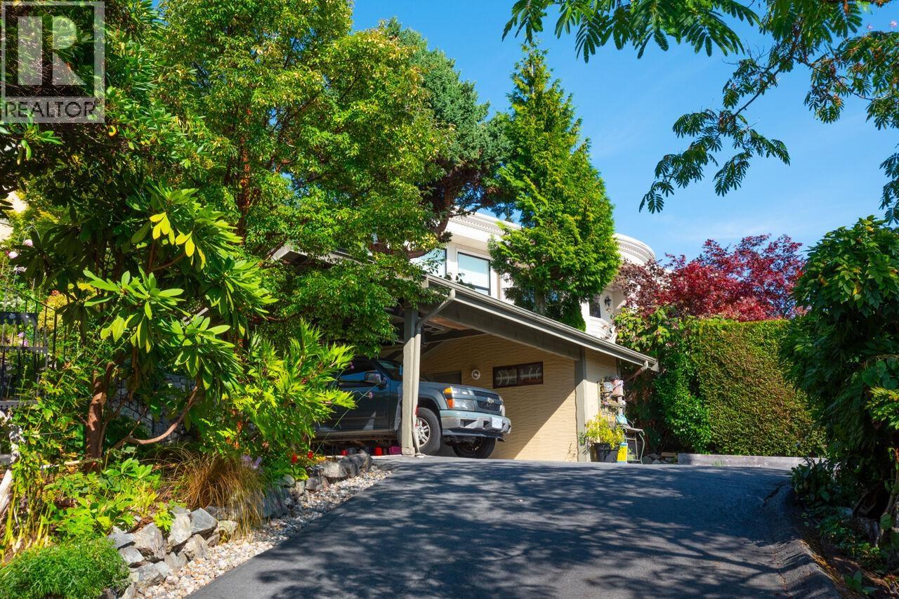 560 Craigmohr Drive, West Vancouver, British Columbia  V7S 1W9 - Photo 10 - R3151456