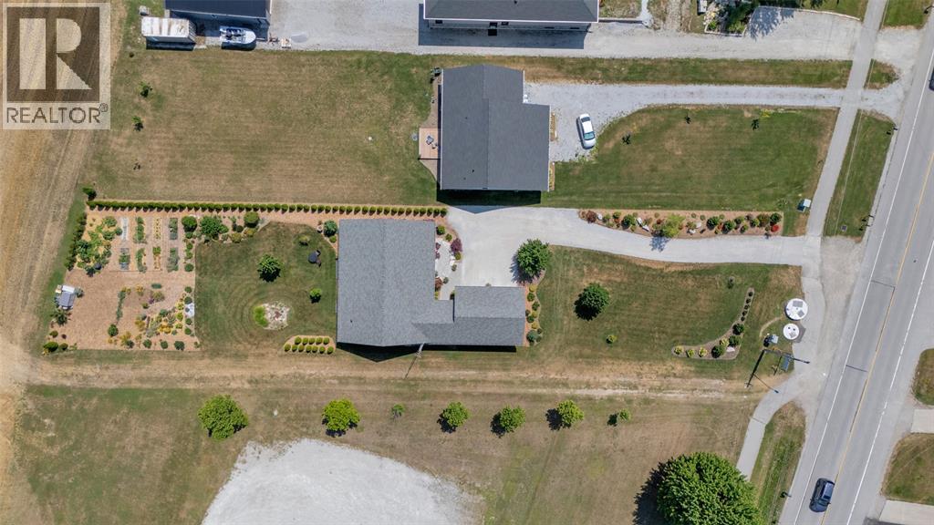 3894 St Clair Parkway, Port Lambton, Ontario  N0P 2B0 - Photo 7 - 26018529