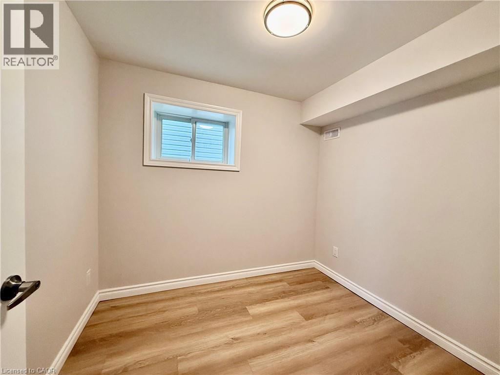 568 Woolgrass Avenue, Waterloo, Ontario  N2V 2Y2 - Photo 5 - 40850771