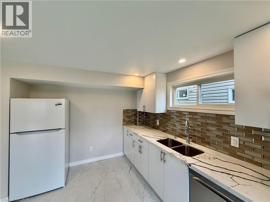 568 Woolgrass Avenue, Waterloo, Ontario  N2V 2Y2 - Photo 6 - 40850771