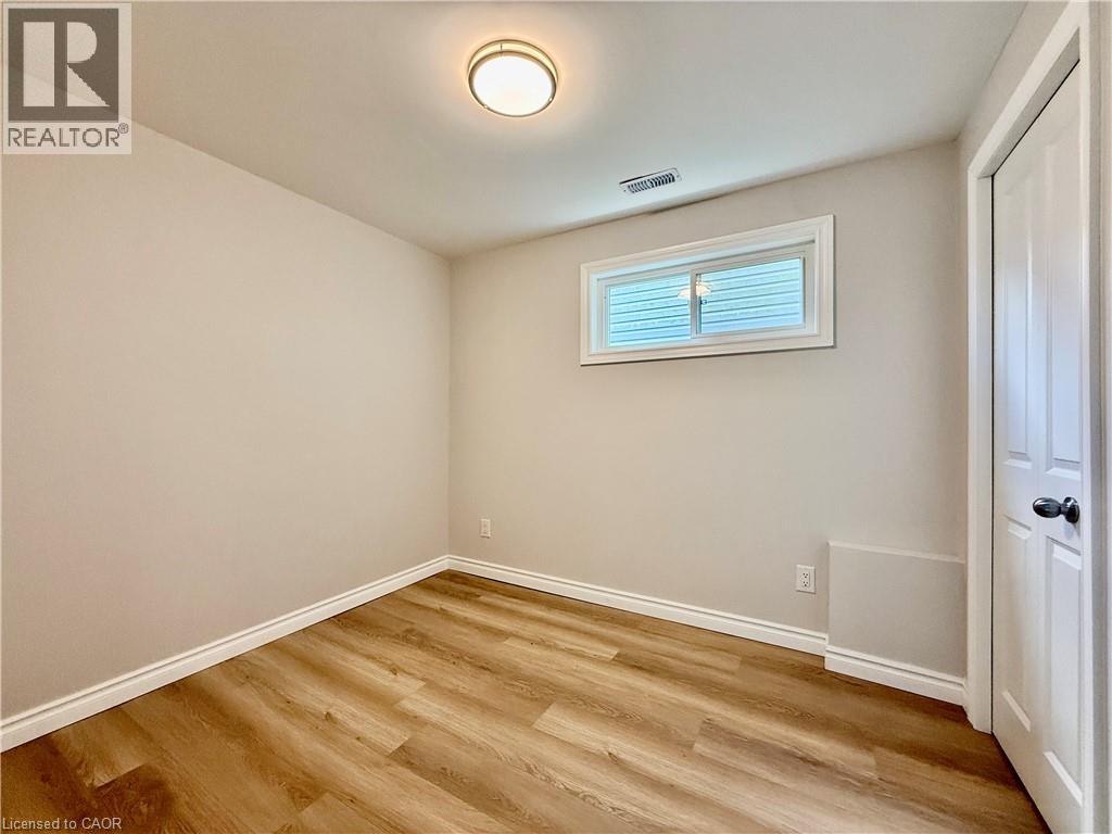 568 Woolgrass Avenue, Waterloo, Ontario  N2V 2Y2 - Photo 11 - 40850771