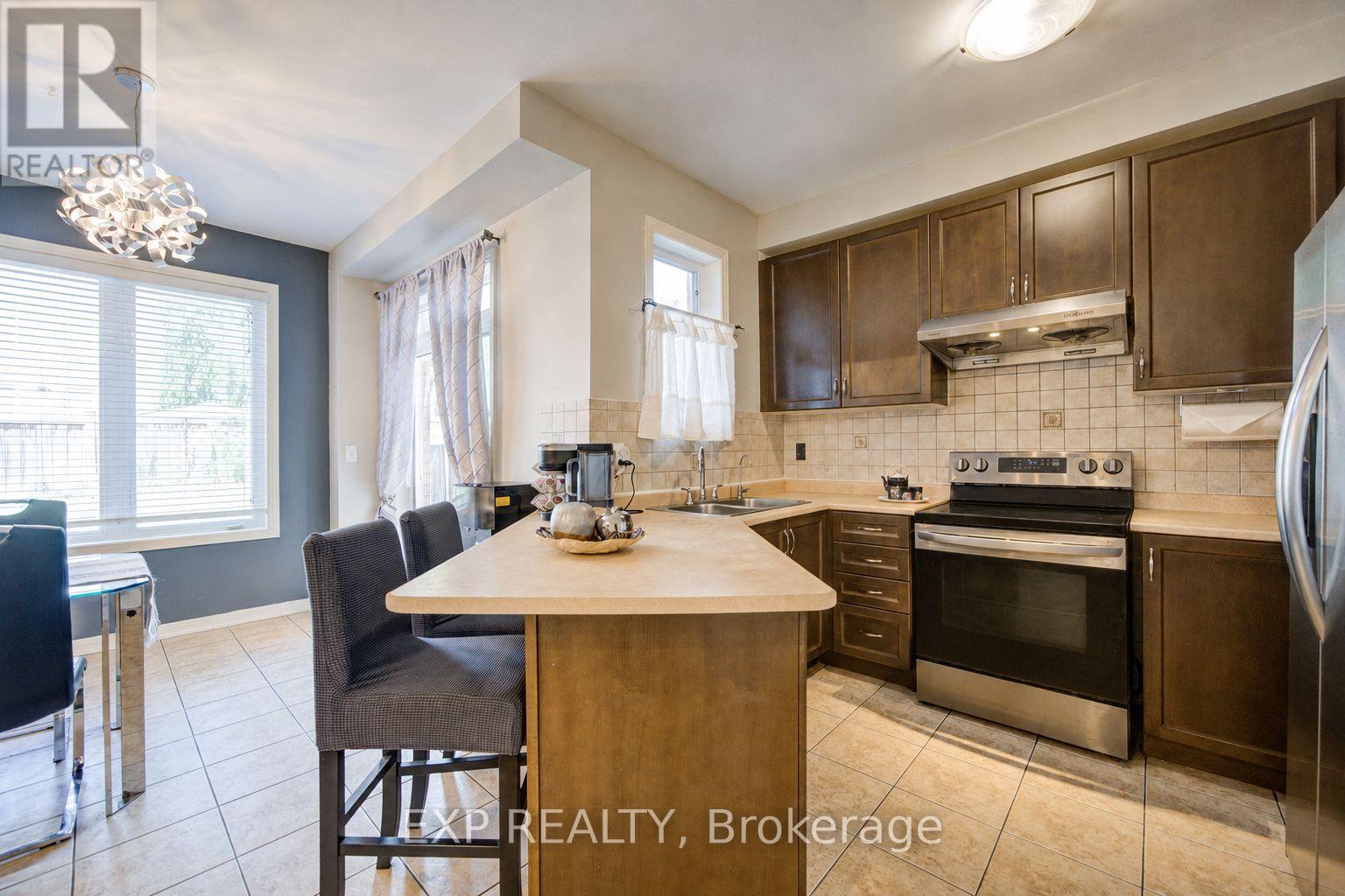 76 Ford Wilson Boulevard, Newmarket, Ontario  L3X 3G1 - Photo 12 - N13594632