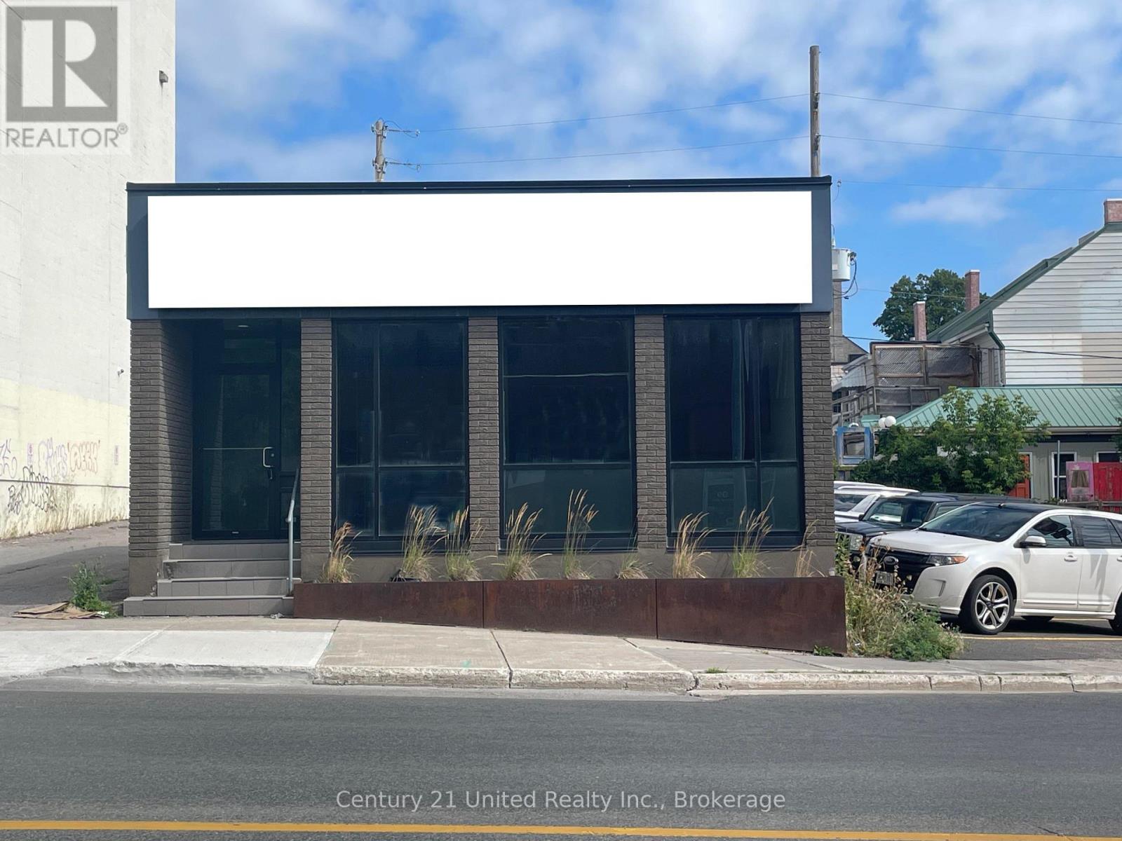 114 Simcoe Street, Peterborough, Ontario  K9H 2H4 - Photo 1 - X13626474