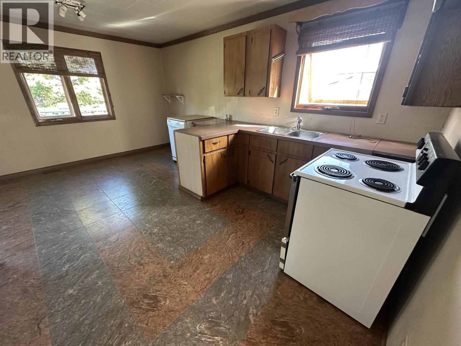 13235 Lakeshore Drive, Charlie Lake, British Columbia  V1J 8G1 - Photo 3 - R3102830