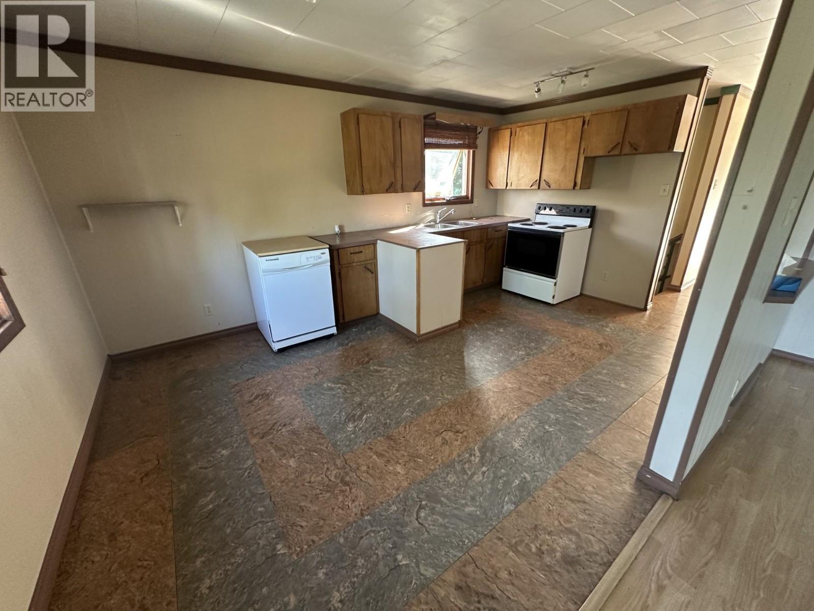 13235 Lakeshore Drive, Charlie Lake, British Columbia  V1J 8G1 - Photo 2 - R3102830