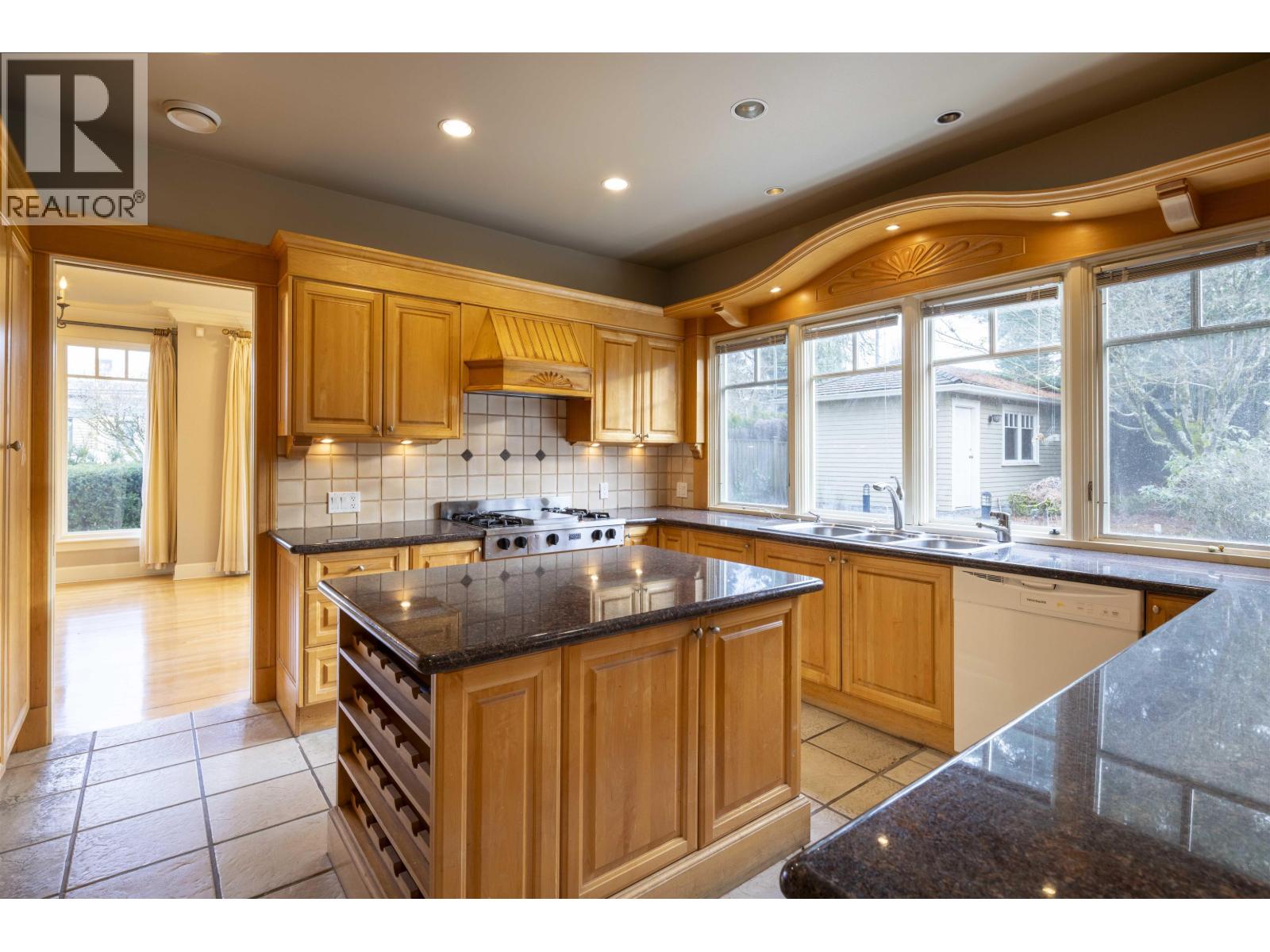 3808 W 13th Avenue, Vancouver, British Columbia V6R 2S8 - Photo 12 - R3151508