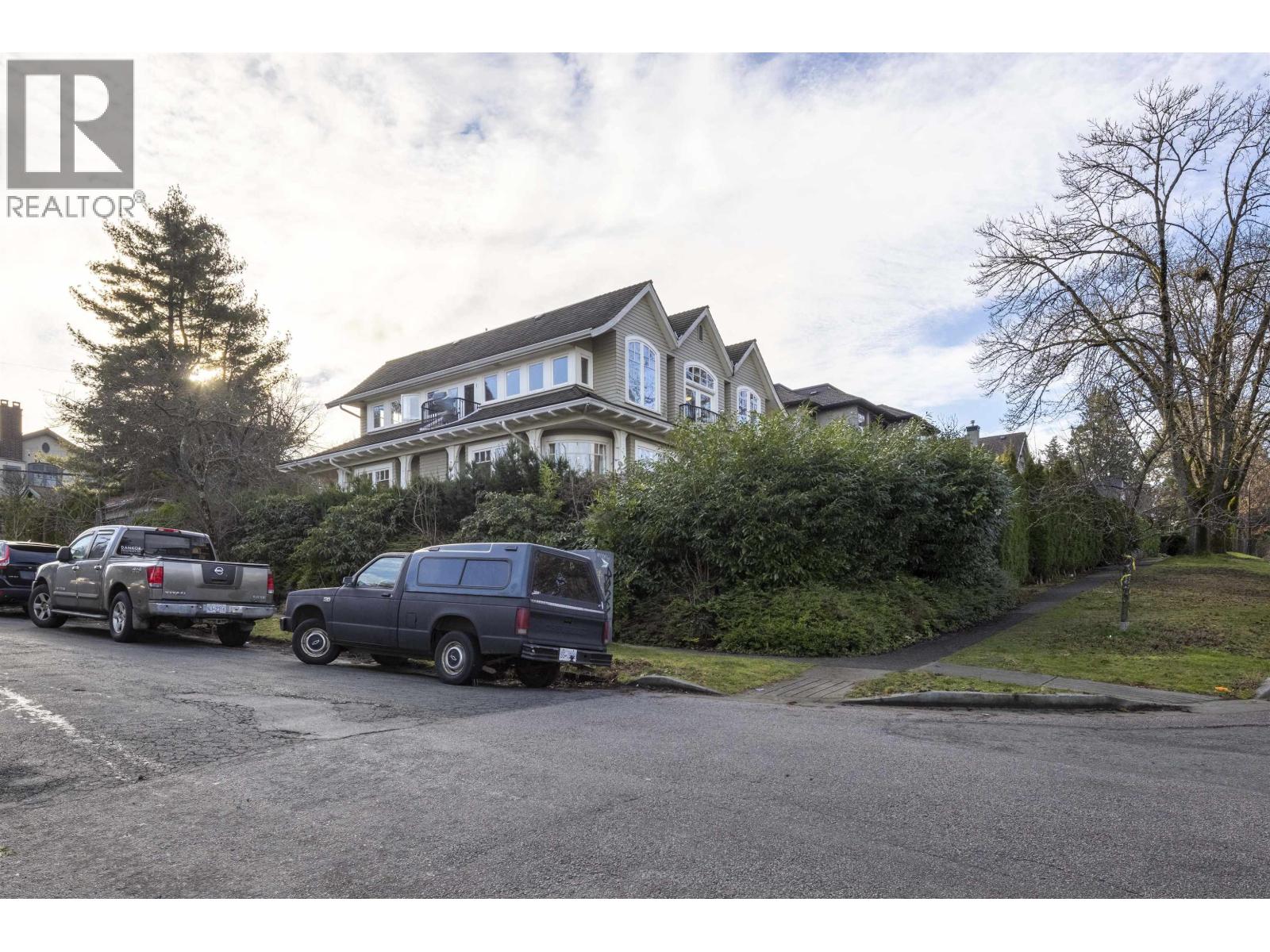 3808 W 13th Avenue, Vancouver, British Columbia V6R 2S8 - Photo 3 - R3151508